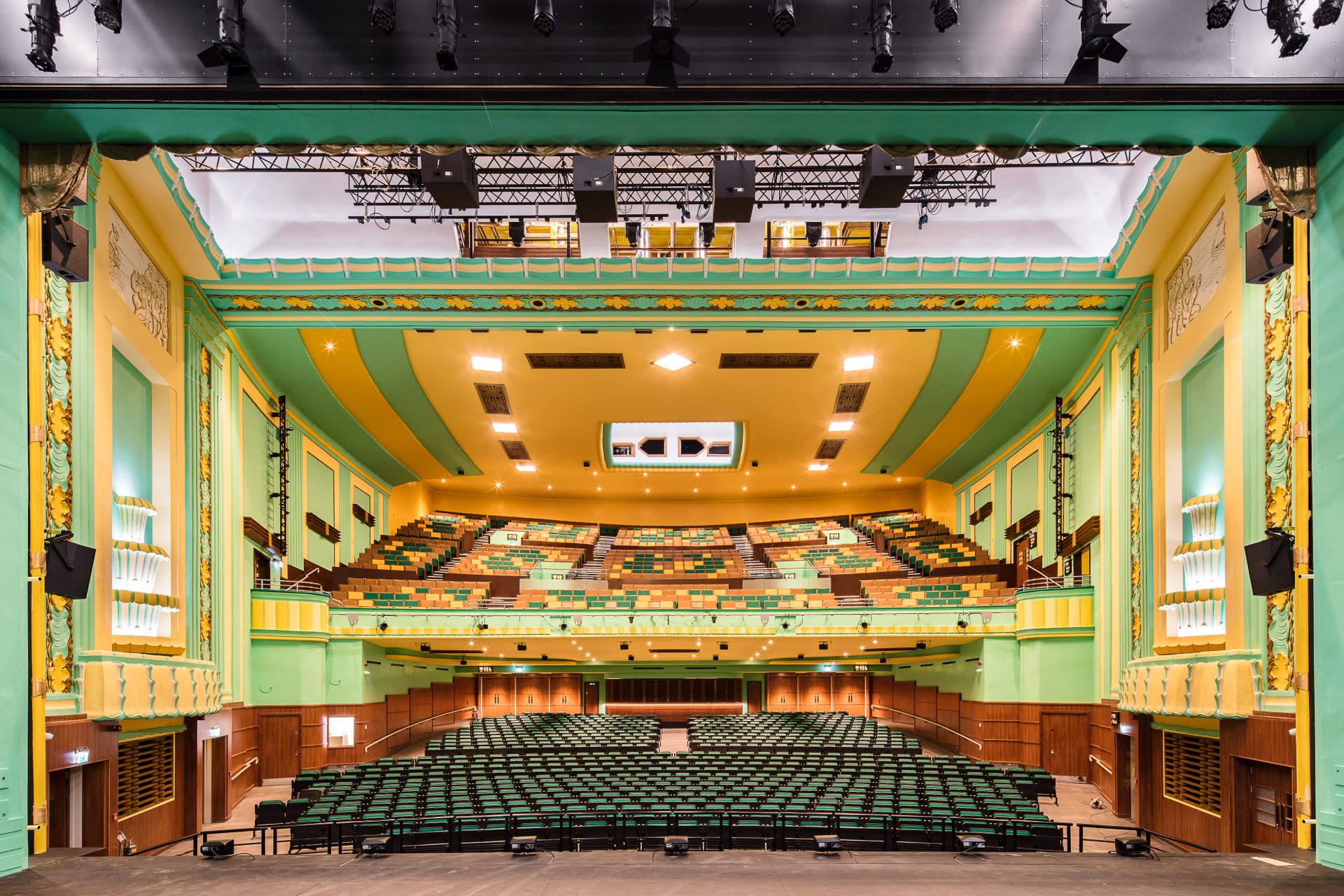 plan-your-visit-to-stockton-globe-atg-tickets